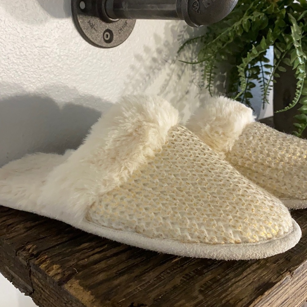 Girls Slippers 2/3